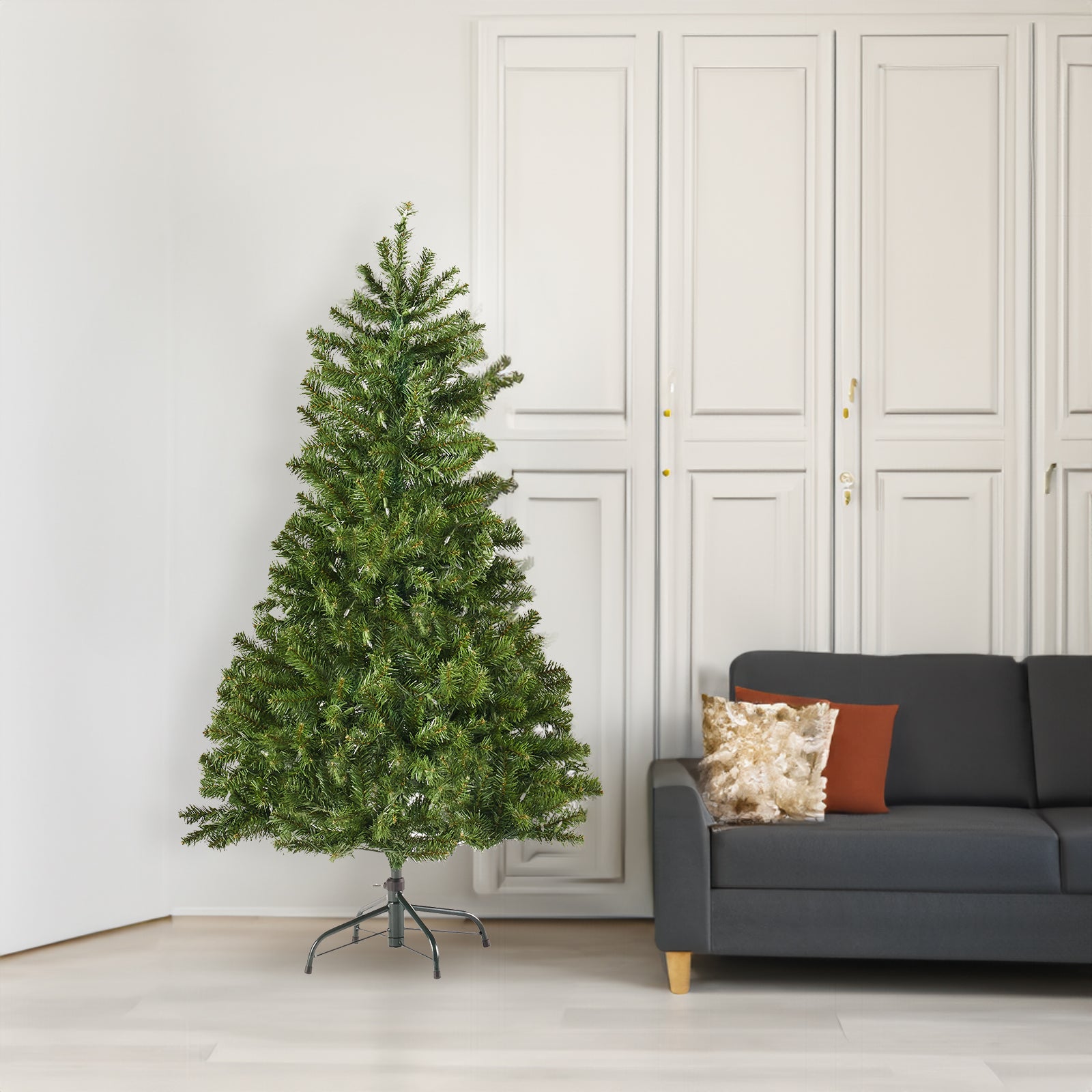 4.5' Hinged Tree with 200 Clear Lights-UL,Dia:32